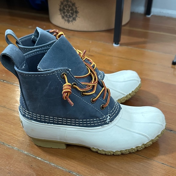L.L. Bean Blue and White Winter Boots - Picture 3 of 9